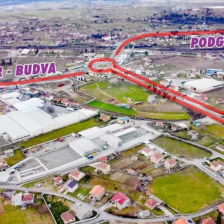 Simo Airport Apartmán *