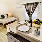 Simo Airport بودغوريتْسا