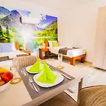 Simo Airport شقة بودغوريتْسا