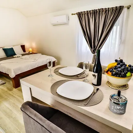 Simo Airport Ποντγορίτσα