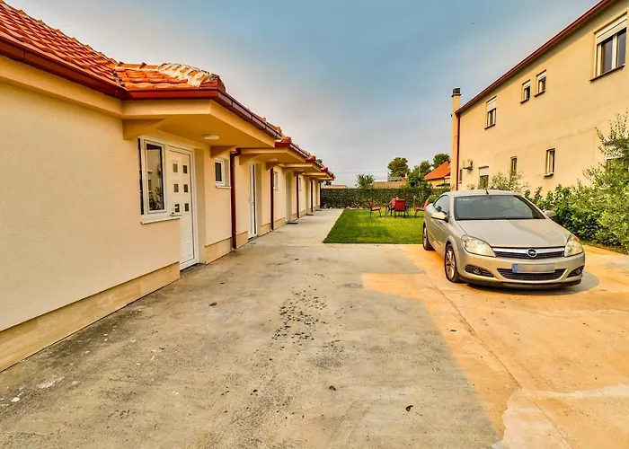 Simo Airport * Podgorica