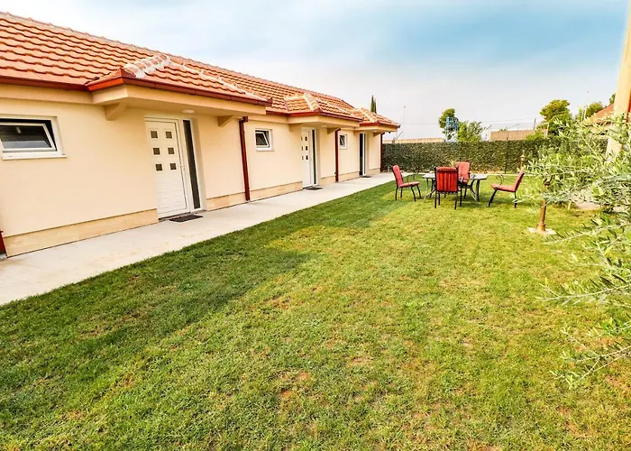 Apartament Simo Airport