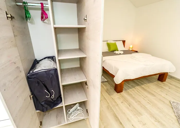 Simo Airport * Podgorica