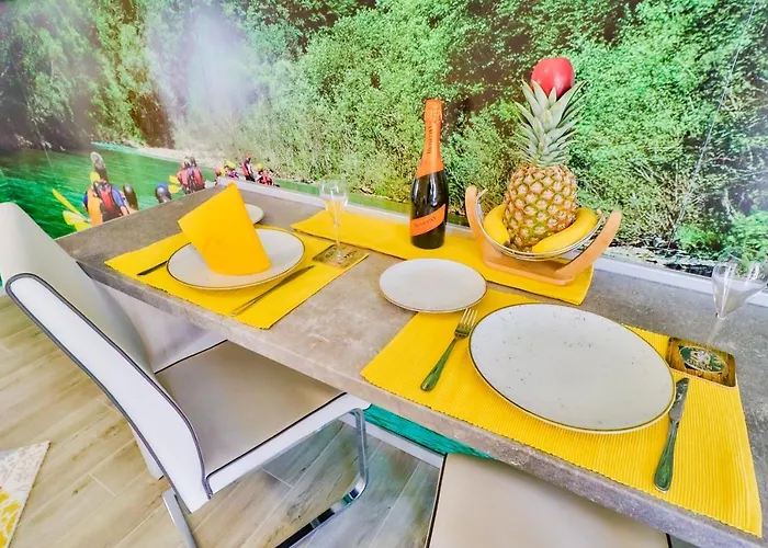 Simo Airport * Podgorica