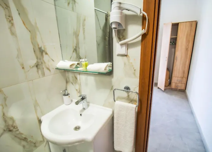 Simo Airport Apartamento *